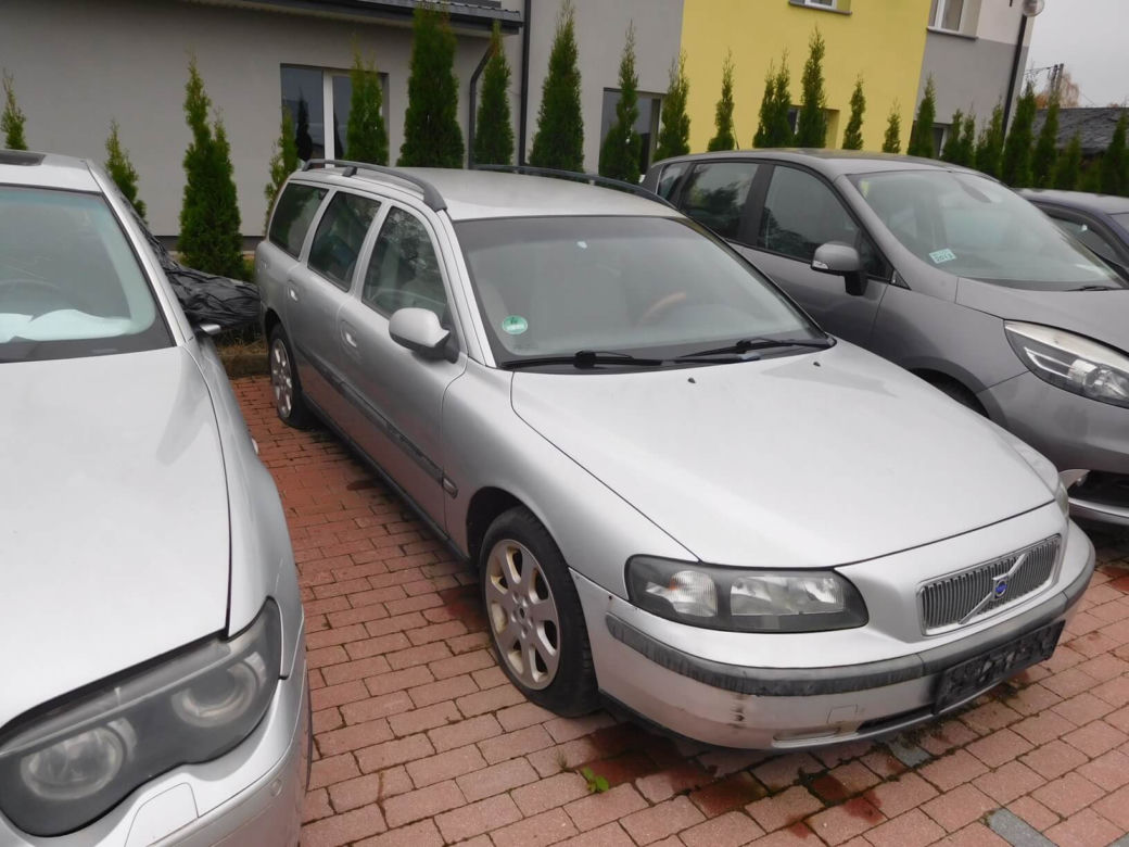 VOLVO V70