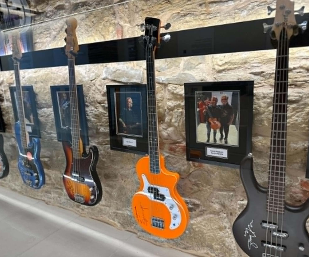 Ćmielów. Największa w Europie kolekcja gitar