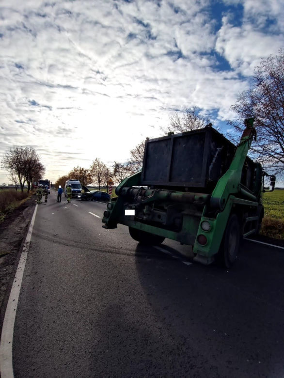 Zderzenie dwóch samochodów w Wilkowicach. Jedna osoba poszkodowana