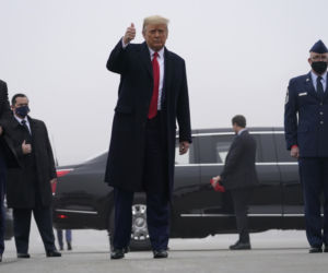 Trump nadal walczy o głosy