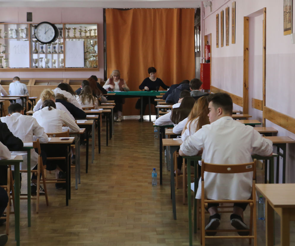 Ksiądz z katechetkami uratowali egzaminy