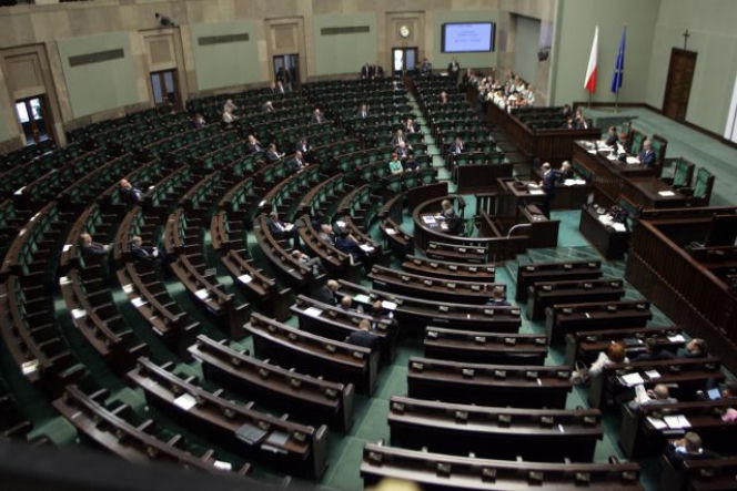 Posłowie mają gdzieś budżet