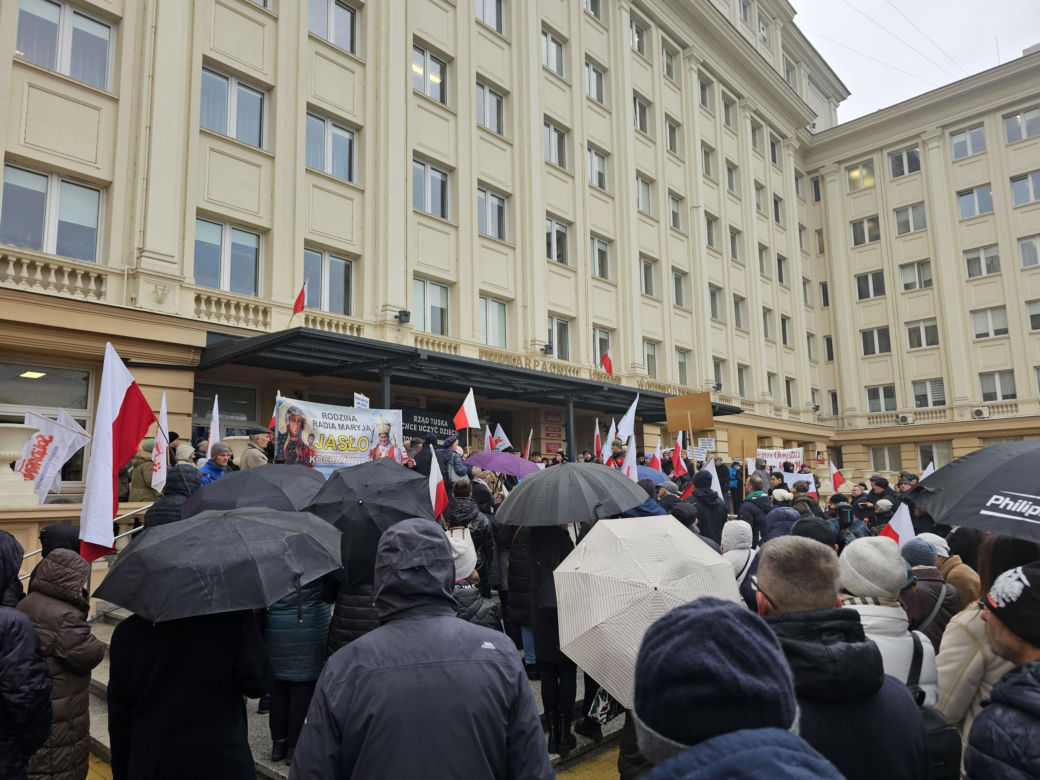 Protest “Nie dla deprawacji dzieci w szkołach”