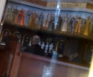 Niedzielna msza podczas kwarantanny w kościele zbudowanym przed Tadeusza Rydzyka