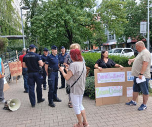 Protest mieszkańców kamienicy przy ul. Środkowej 11