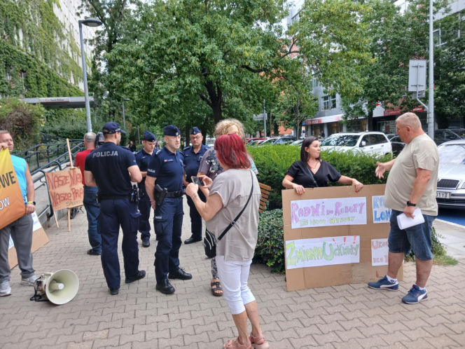 Protest mieszkańców kamienicy przy ul. Środkowej 11