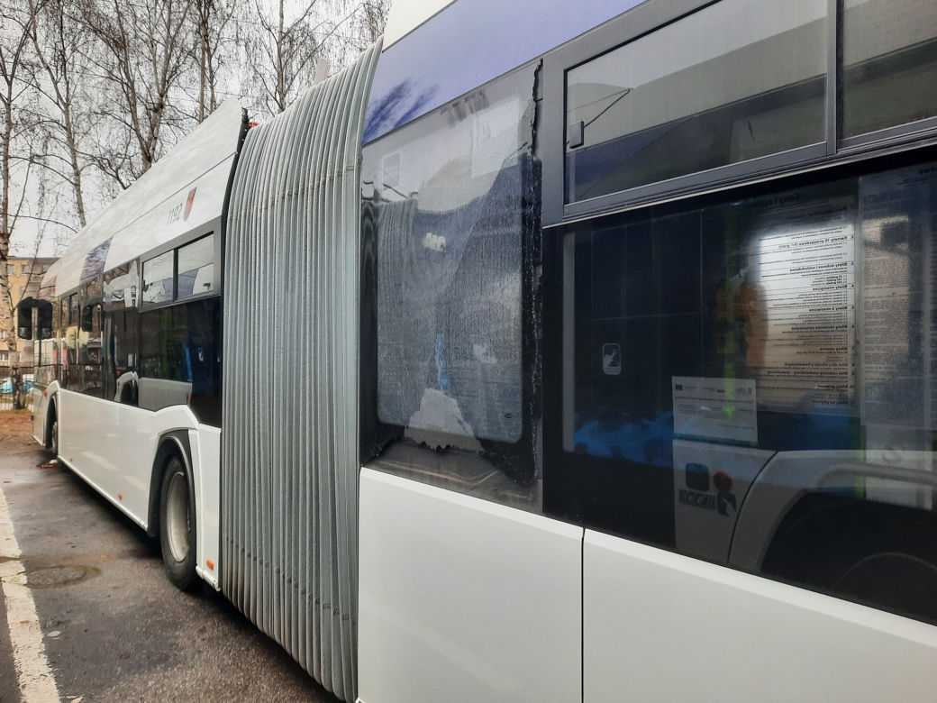 Strzelali do autobusu i tramwajów w Szczecinie. Policja zatrzymała trójkę nastolatków