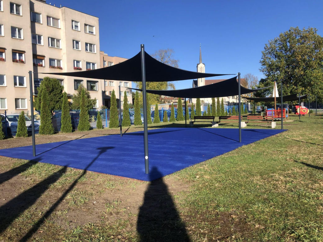 Frajda dla maluchów! Na palcu zabaw przy żłobku w Górze zamontowano nowe elementy