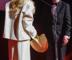 33. MFF EnergaCAMERIMAGE. Doda wręczyła Markowi Żydowiczowi złotą łopatę