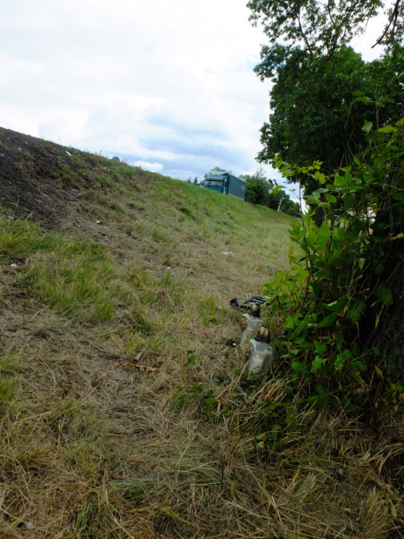 Wyprzedzał na trzeciego, przez niego dwie osoby nie żyją. Choć uciekł z miejsca tragedii, jest już w areszcie