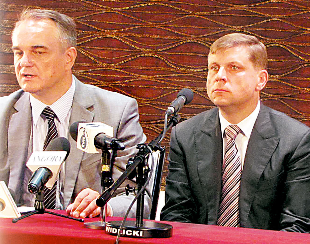 Oburzeni bracia Krzysztofa Borkowskiego: Nasz brat POSEŁ TO OSZUST