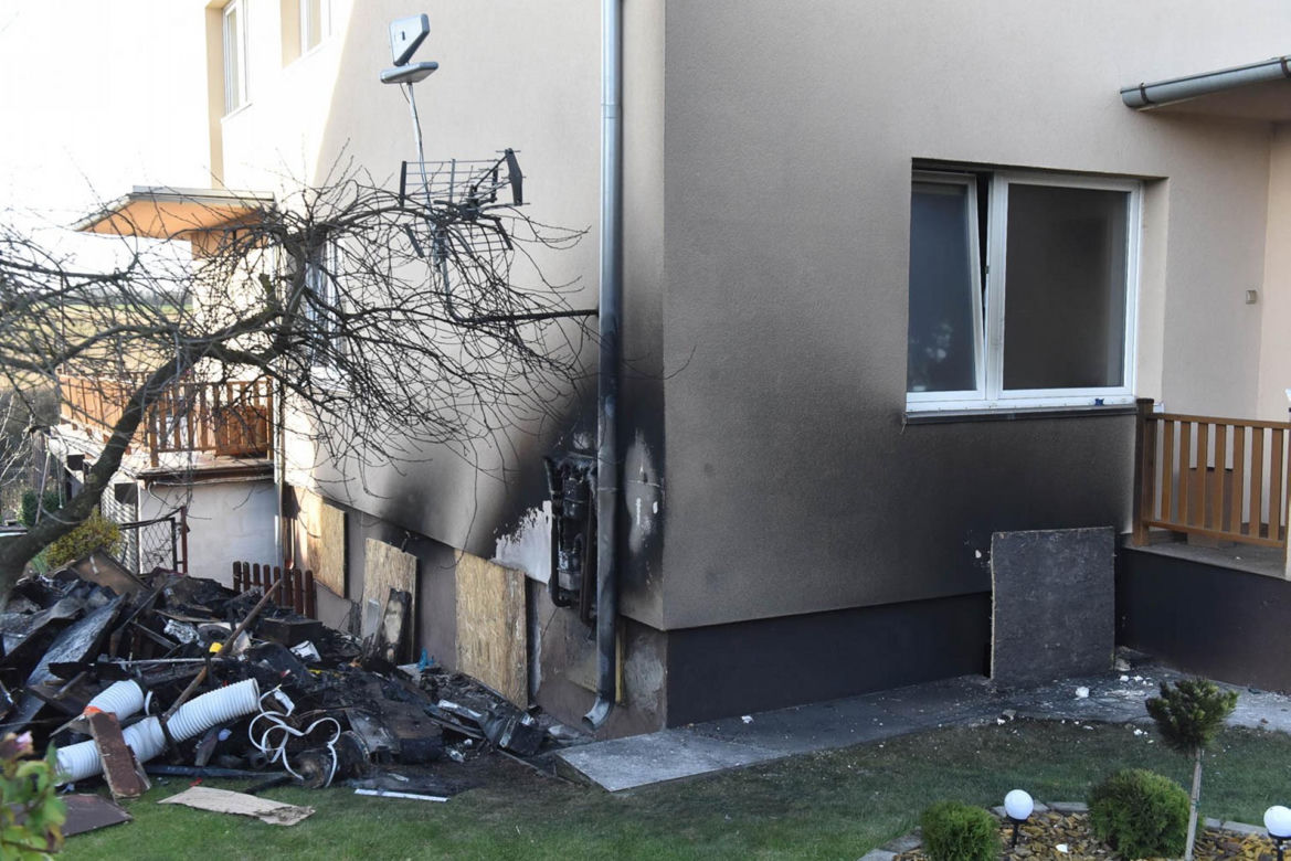 Potężny wybuch wstrząsnął spokojną ulicą Kwiatową w Chełmnie. Rodzice próbowali ratować syna