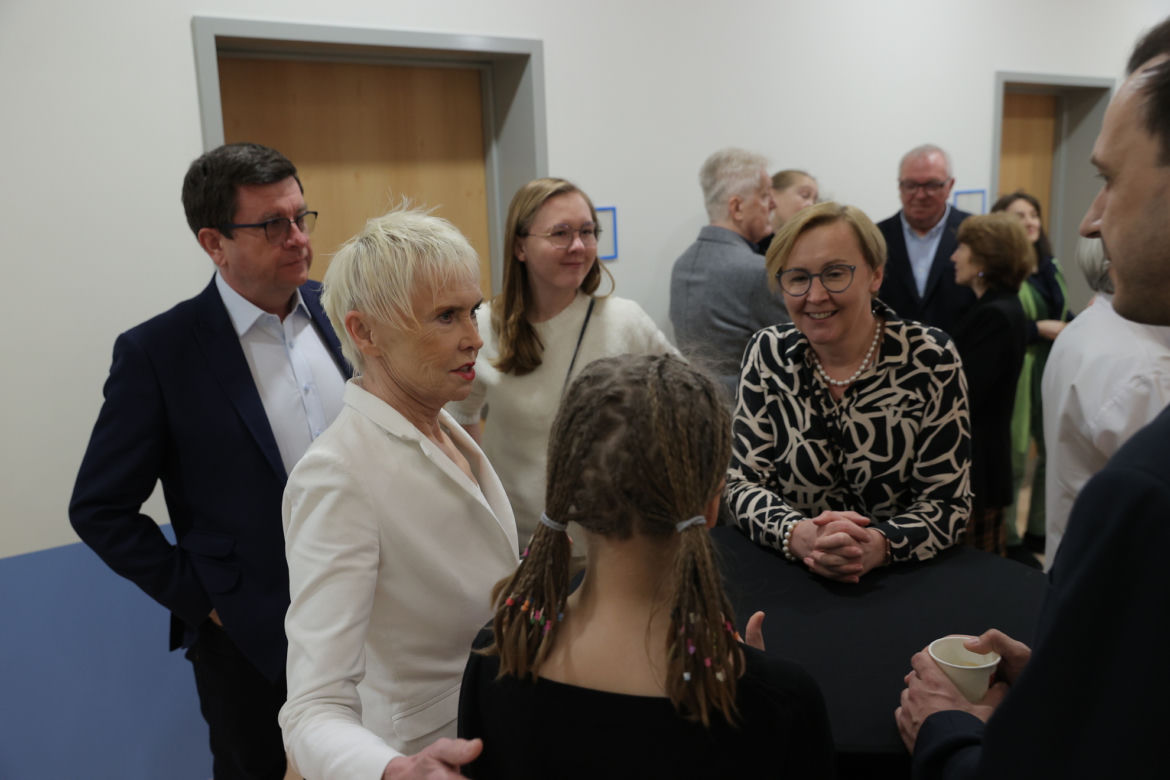 Budzik już może budzić dorosłych. Klinika dla osób w śpiączce już otwarta!