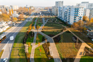 Park nad Południową Obwodnicą Warszawy w marcu 2026 r.