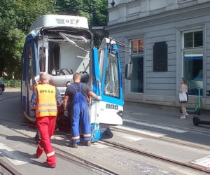 Kraków. Zderzenie tramwajów na skrzyżowaniu ulic Piłsudskiego i Straszewskiego
