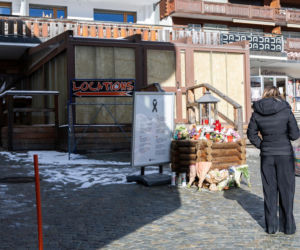 Szokująca decyzja sądu po pożarze w Szwajcarii! Nie żyje 40 osób, on chodzi wolno