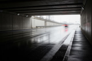 Wypadek na Trasie Łazienkowskiej. Biegli ujawniają, co działo się w Arteonie?