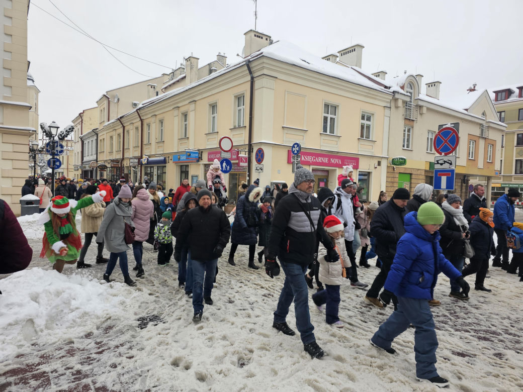 Jarmark Bożonarodzeniowy w Rzeszowie. Parada św. Mikołaj 2023 