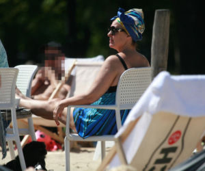 Justyna Sieńczyłło na plaży