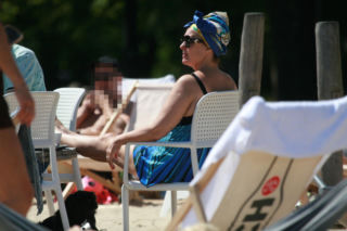 Justyna Sieńczyłło na plaży