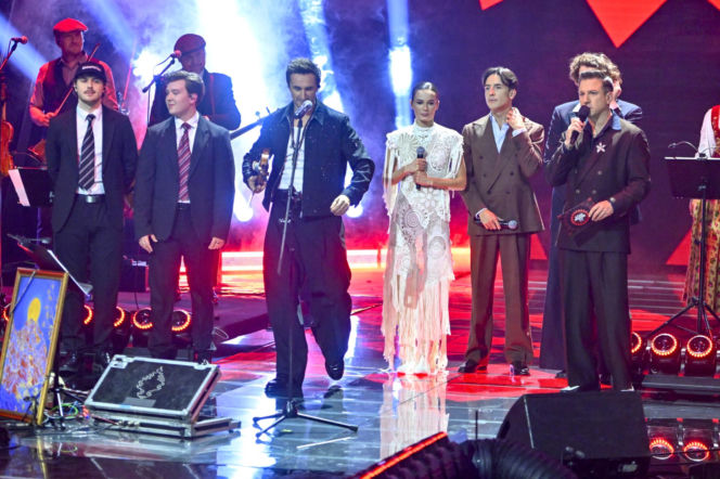 Co ona ma na sobie?! Szroeder wyglądała jak w firance z PRL-u