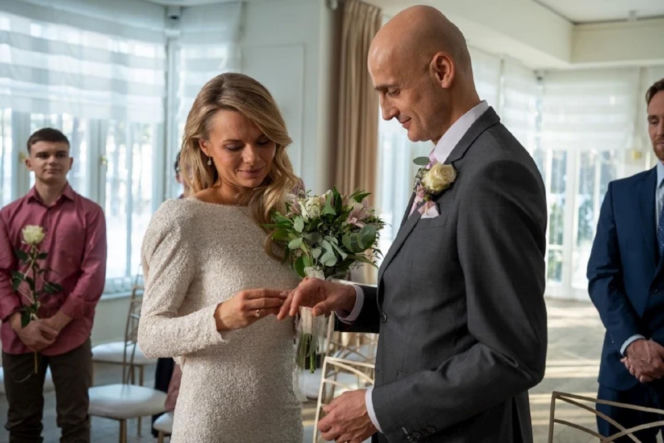 Na dobre i na złe odc. 988. Agata Woźnicka (Emilia Komarnicka), Rafał Konica (Robert Koszucki)