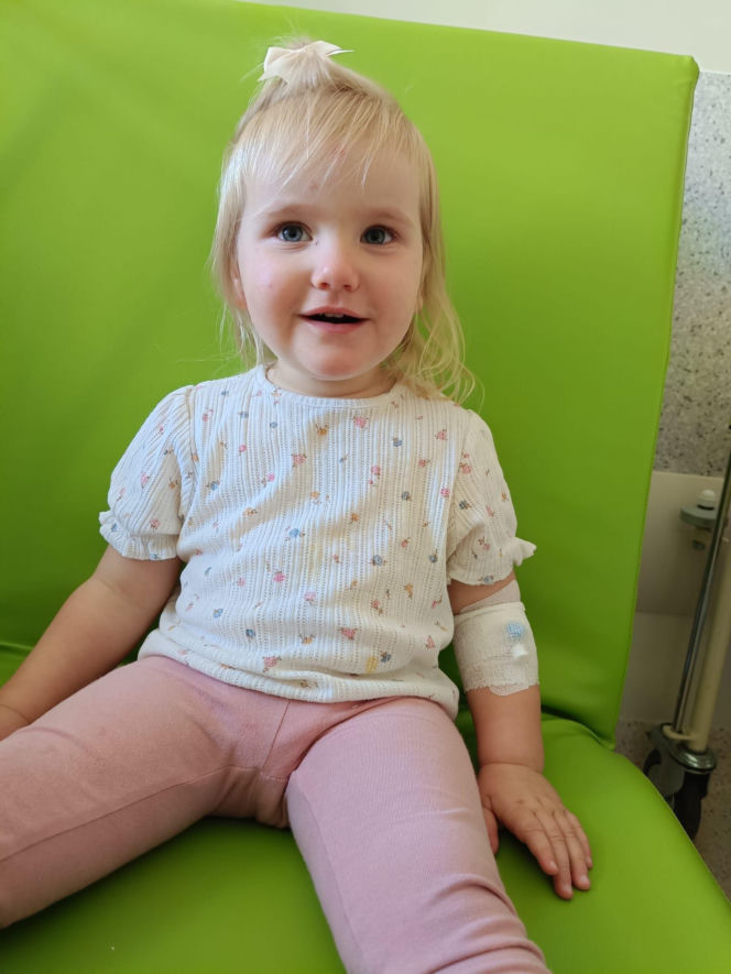 Waldemar Nawrocki i Adrian Domalewski pomagają Anielce