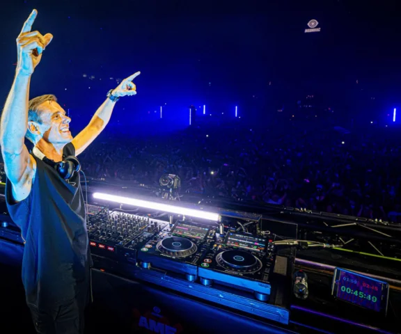 Armin van Buuren świętuje 25-lecie. Artysta zagra wielki koncert w Warszawie