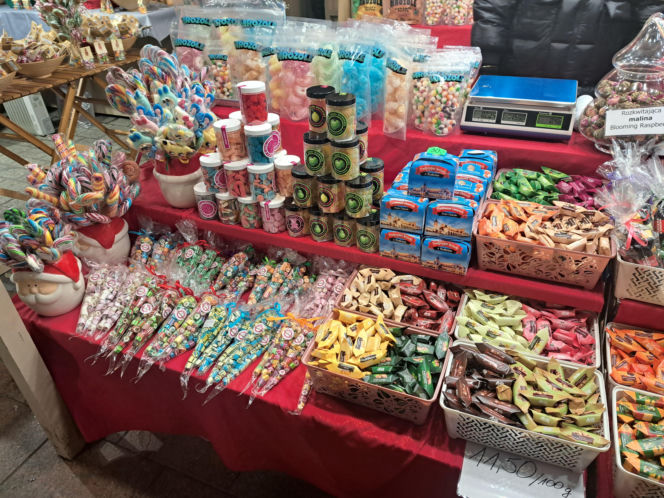 Jarmark Bożonarodzeniowy 2025 na Rynku Głównym w Krakowie. Jedzenie drogie jak nigdy