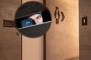 Nagrywał kobietę w toalecie, a potem uciekł! Koszmar na stacji benzynowej