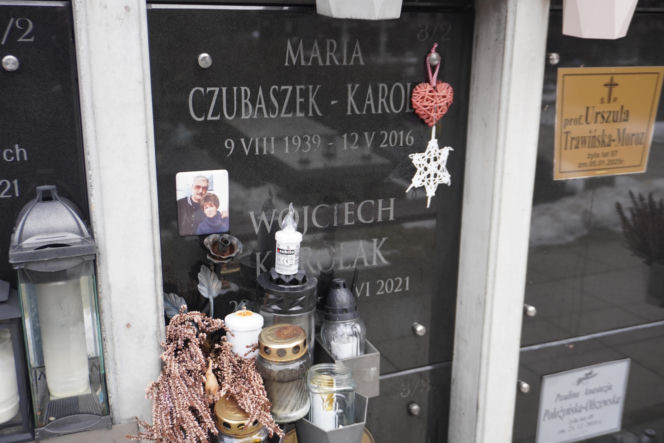 Nagrobek Marii Czubaszek i Wojciecha Karolaka