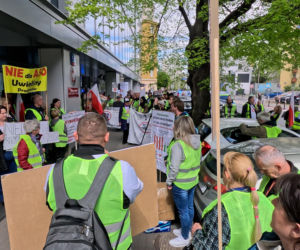 Dramat setek rodzin pod Warszawą! Nowa autostrada zburzy ich domy?! „Żyjemy na bombie”