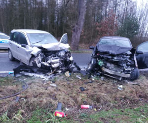 Wypadek Na trasie Nekla - Pyszczyn. Cztery osoby trafił do szpitala