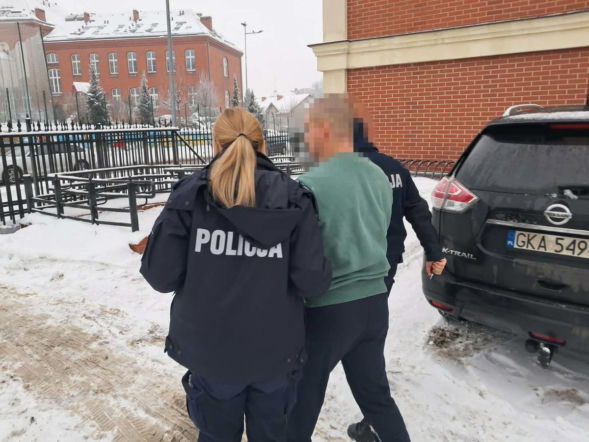 Bójka w obiekcie sportowym w Kościerzynie. Nowe ustalenia. Zapadła decyzja wobec trzech pseudokibiców