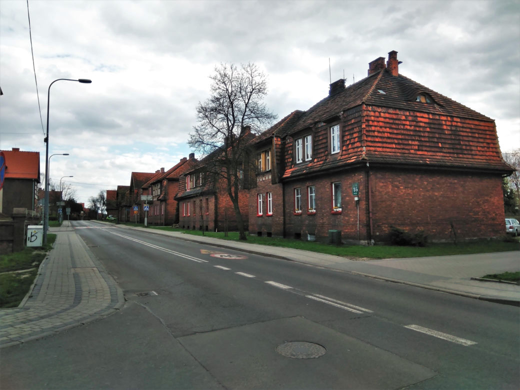 Zachwyca zabytkowym osiedlem familoków. To jedno z najpiękniejszych miast na Śląsku