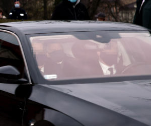 Kaczyński wjeżdża do zamku