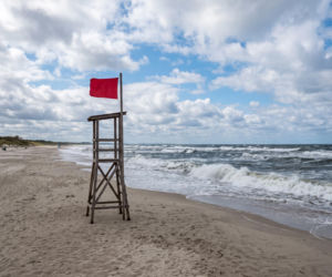 Sinice Łeba. Czy w Łebie można się kąpać 27.07? Flaga, warunki pogodowe
