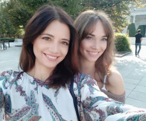 M jak miłość, Iza (Adriana Kalska), Ania (Maria Pawłowska)