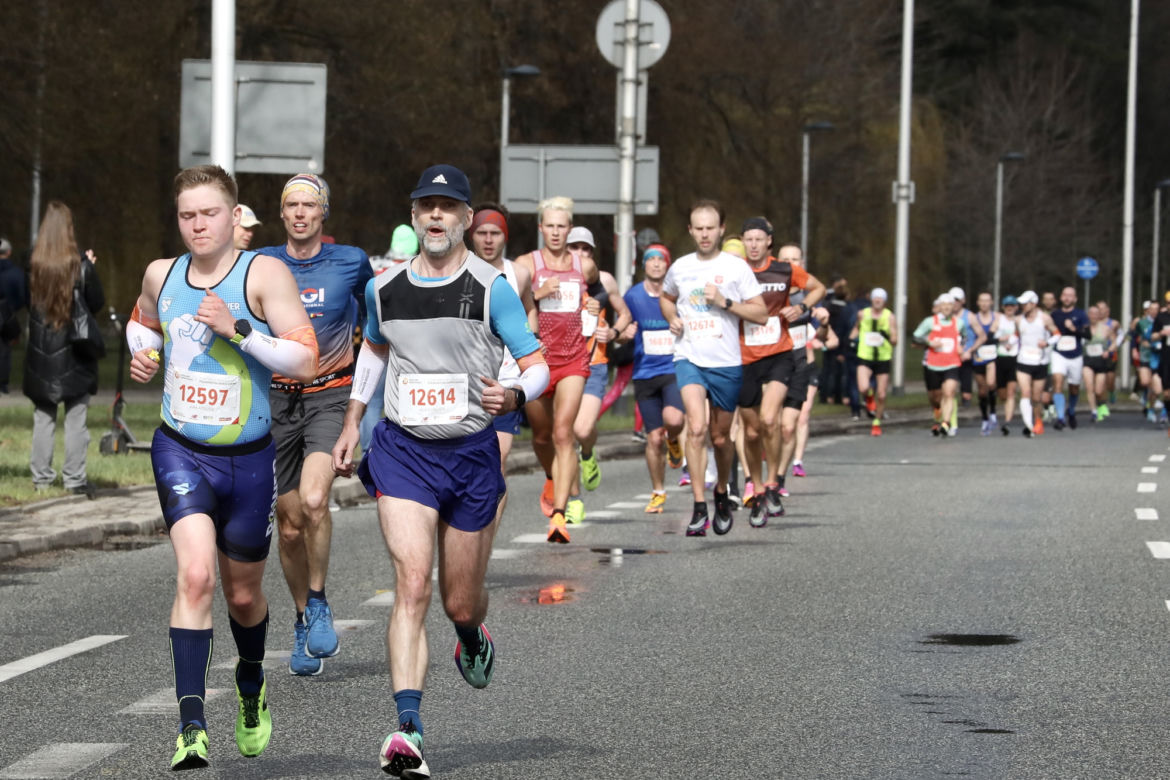 17. Półmaraton Warszawskie. Gigantyczne utrudnienia w stolicy. Ulicami przebiegnie 15 tysięcy osób!