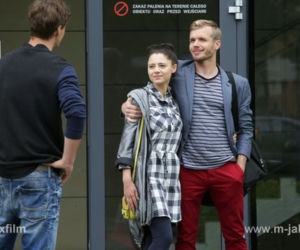 M jak miłość odcinek 1168. Iza (Adriana Kalska), Marcin (Mikołaj Roznerski), Artur (Tomasz Ciachorowski)
