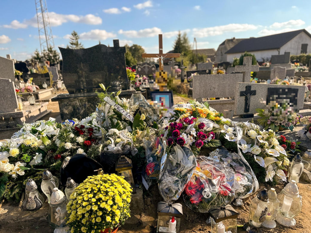 Dwóch przyjaciół roztrzaskało się na drzewie. Świętowali chwile przed tragedią