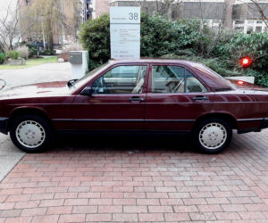 Mercedes-Benz 190E z przebiegiem 499 km