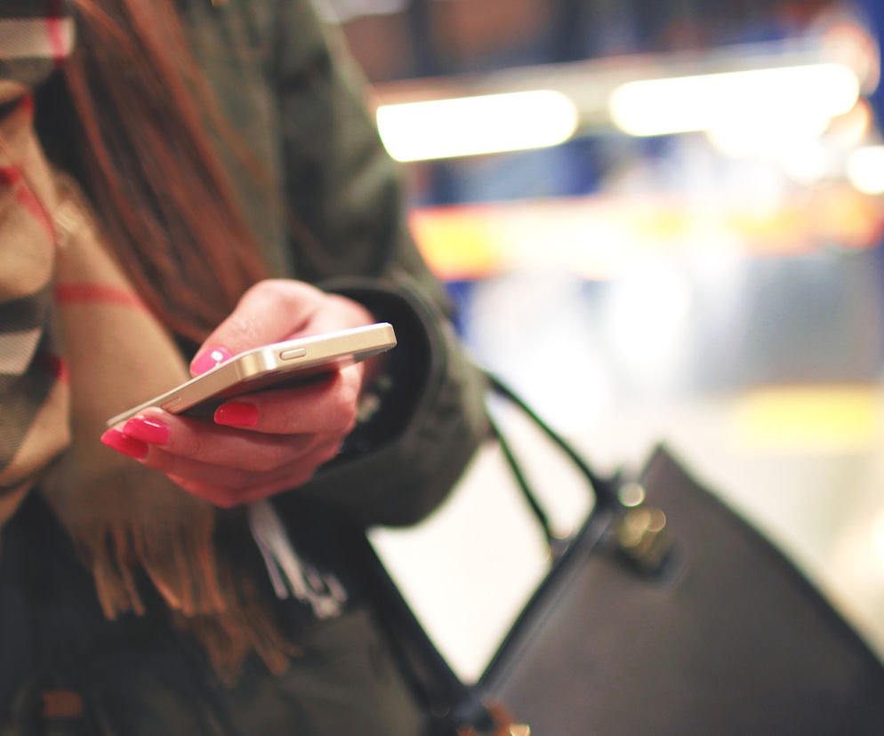 Kliknęła w link, który otrzymała w SMS-ie i straciła prawie 5 tys. zł