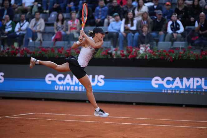 Iga Świątek na ostatnim treningu przez III rundą Roland Garros