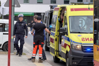 Zderzenie autobusów w Warszawie. Pękły szyby, jedna osoba w szpitalu