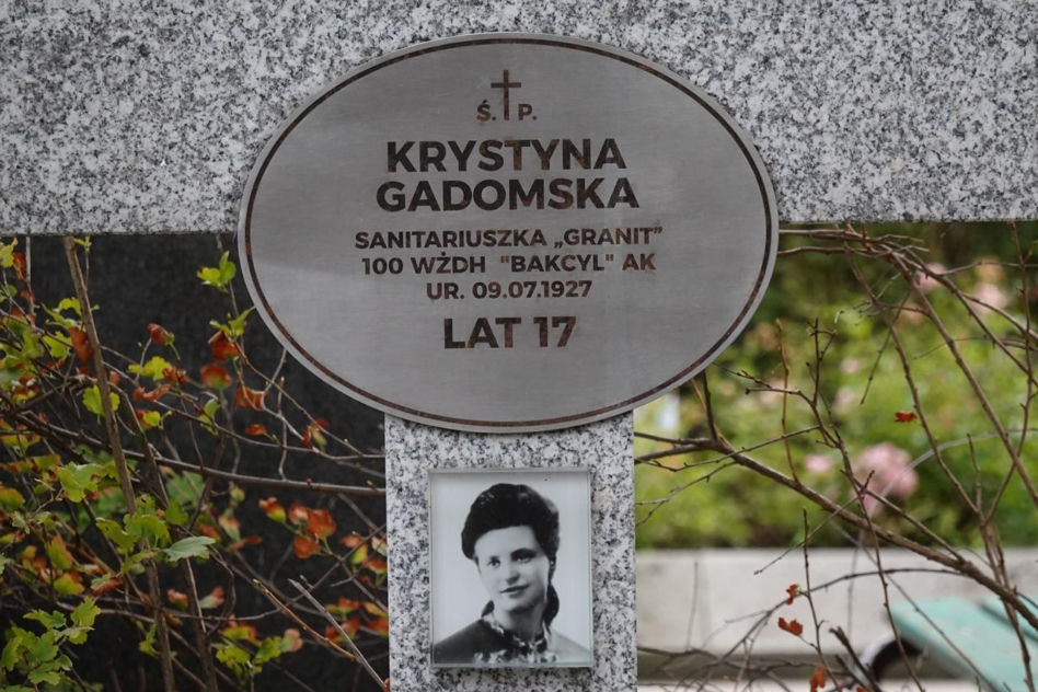 Niemcy mordowali je, bo pomagały rannym
