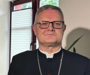 Abp Śmigiel:  Za dużo jest relacji wirtualnych, za mało „w realu” -