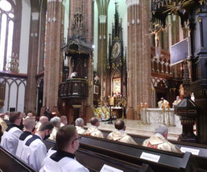 Jak wygląda Katedra pw. Niepokalanego Poczęcia NMP w Siedlcach z zewnątrz i w środku - marzec 2021