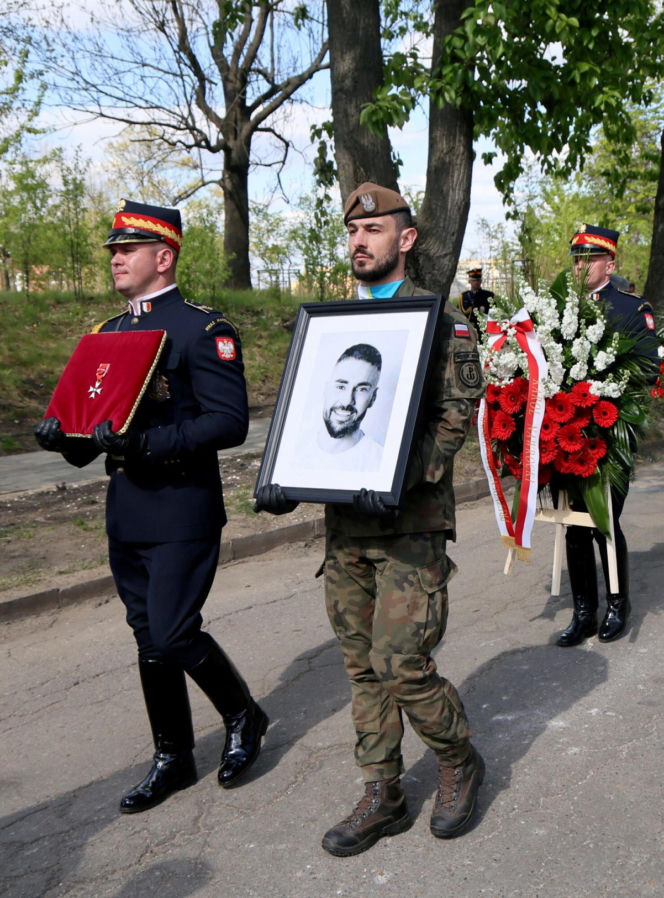 Ból, rozpacz, łzy. Poruszające sceny na pogrzebie Łukasza Litewki