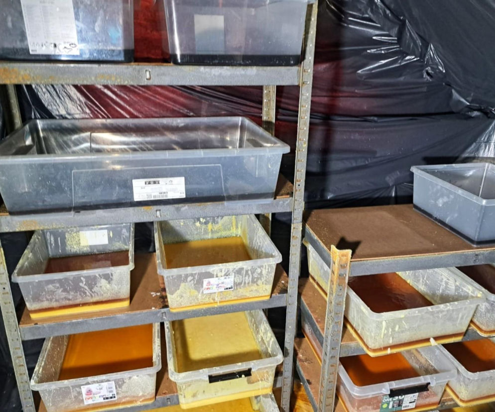 Policjanci zlikwidowali fabrykę narkotyków [ZDJĘCIA]